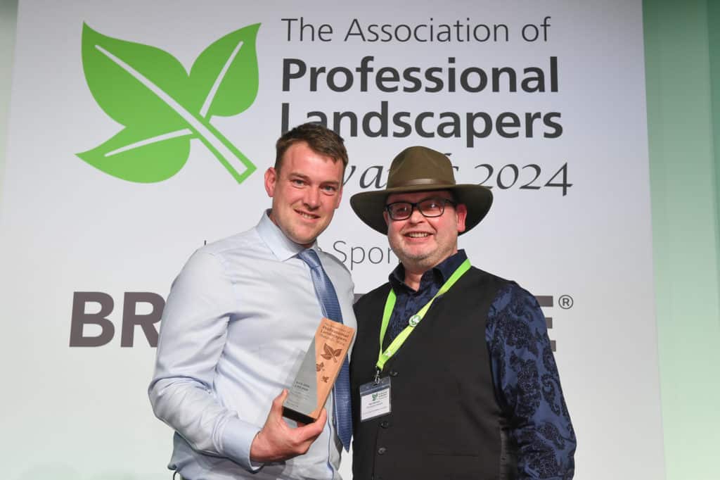 APL award presented by the decking network